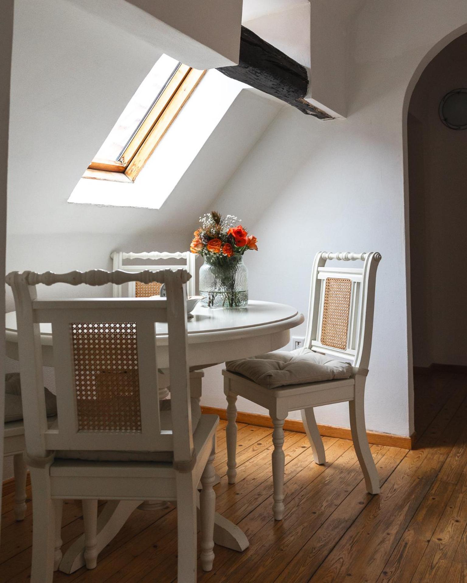 Cafe Cup Apartment